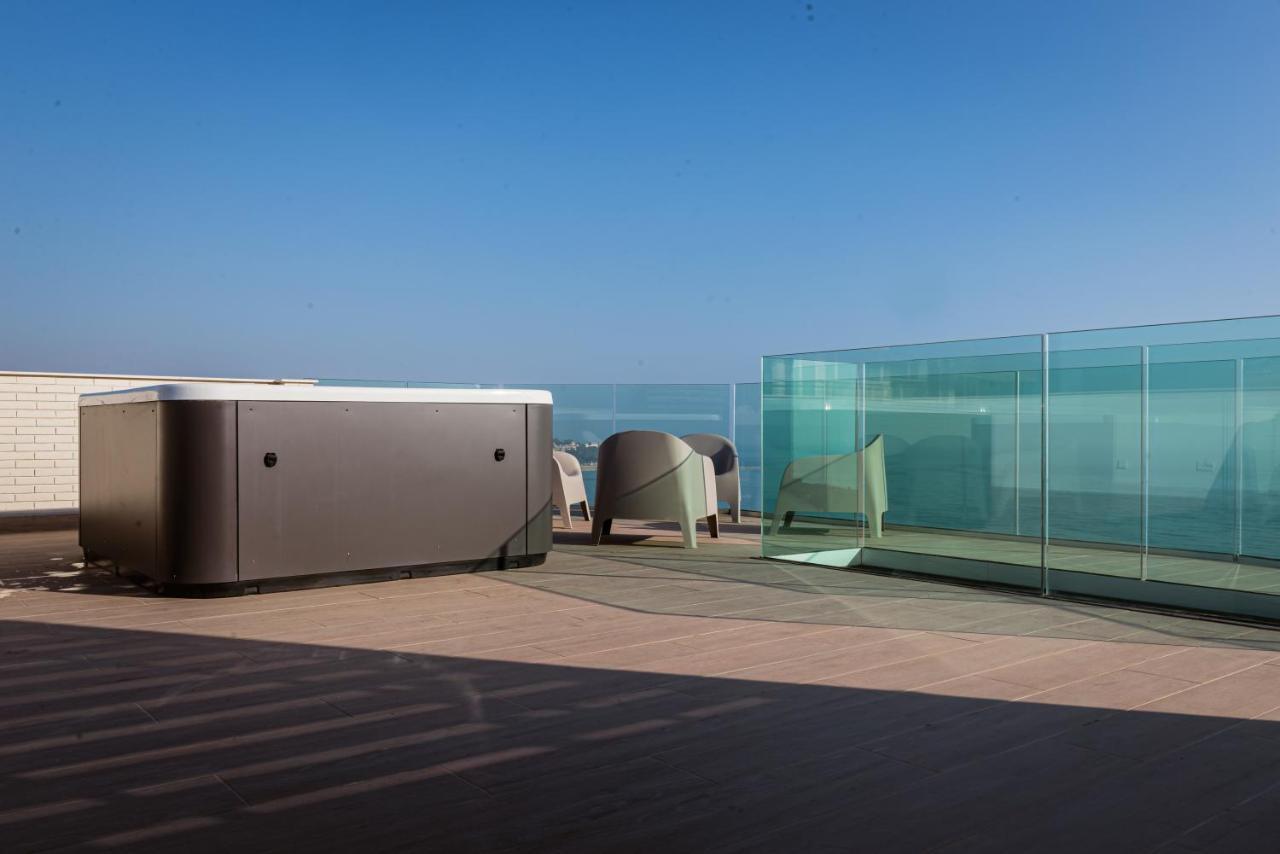 Modern Sea Front Jacuzzi Blue Sky Apartment Alicante Exterior photo